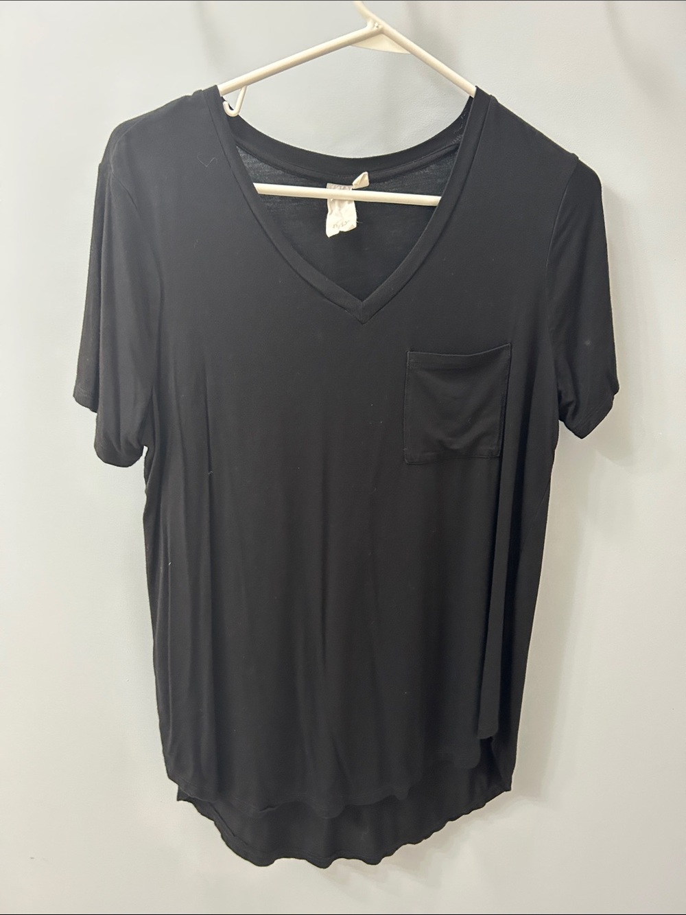 Women's Black V-Neck Short Sleeve Pocket Tee